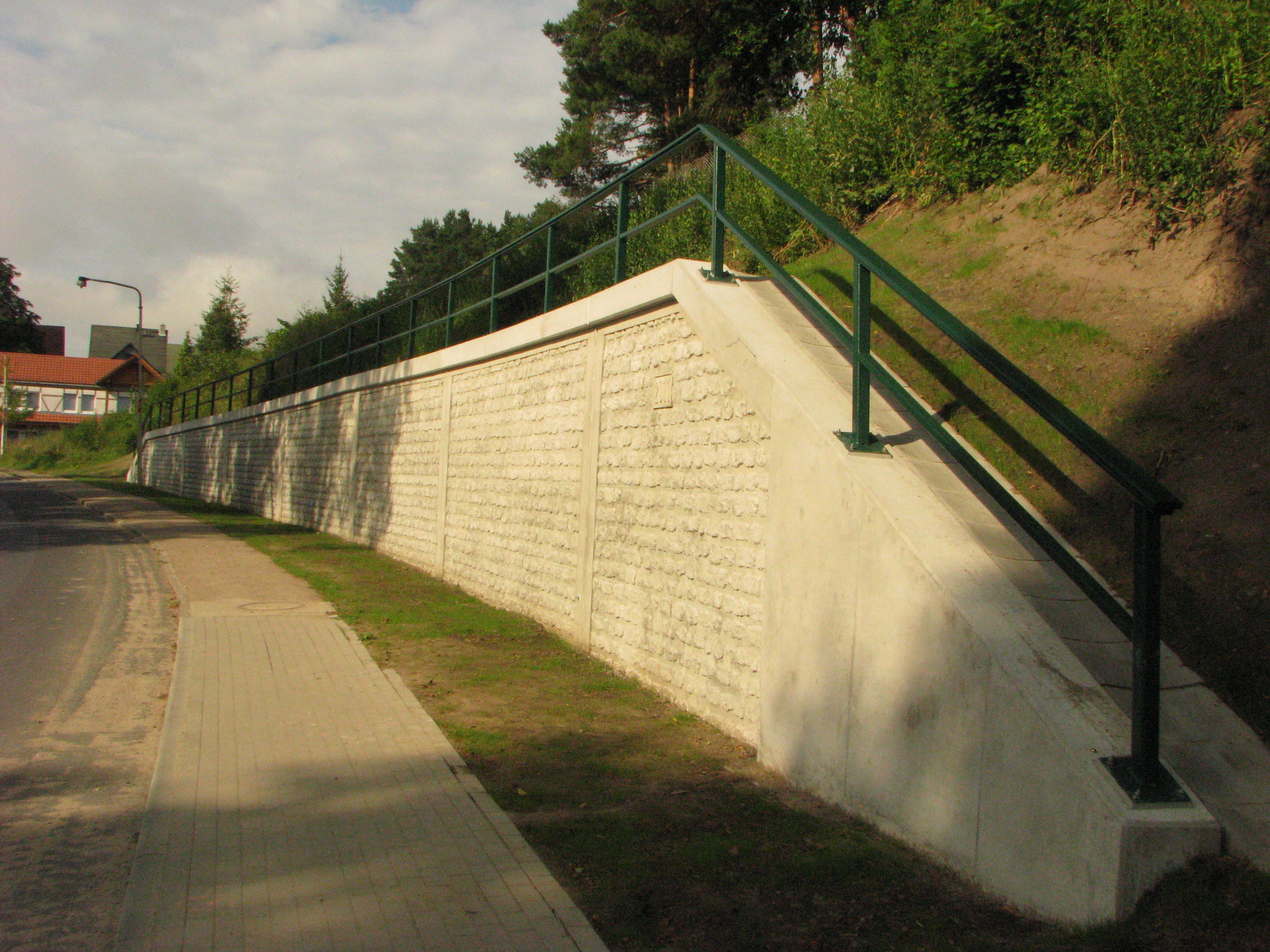 Ersatzneubau einer Stützwand zur Böschungssicherung in Feldberg