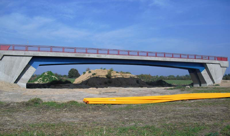 Brücke über die L 40n im Zuge des Stahnsdorfer Weges bei Güterfelde